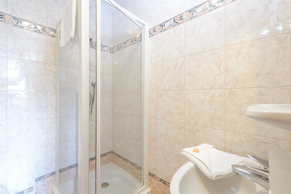 Pension Hiesel-Villa Untersbergblick Anthering Zimmer foto