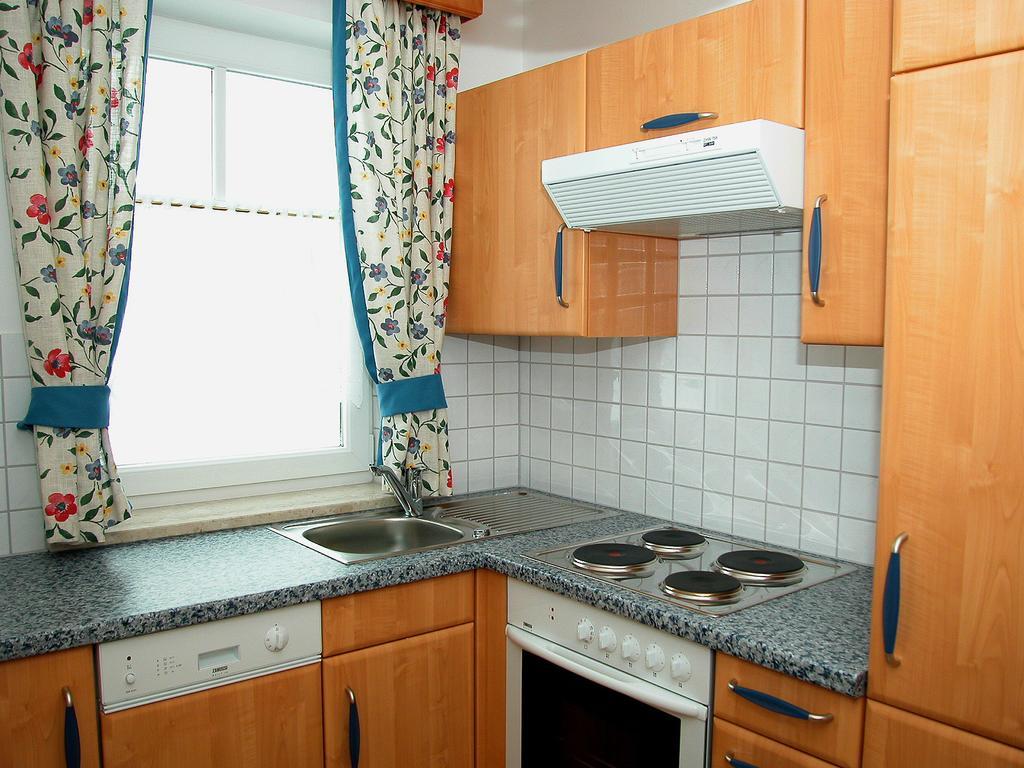 Pension Hiesel-Villa Untersbergblick Anthering Zimmer foto